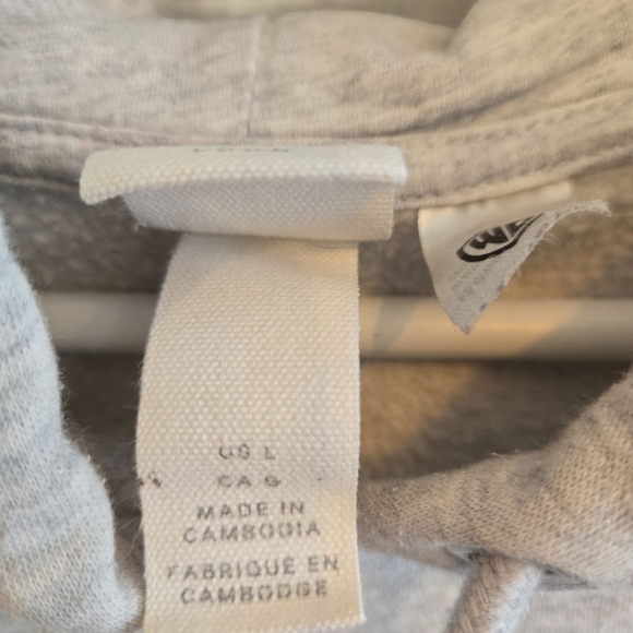 H & M Gray F•R•I•E▪︎N•D▪︎S Hoodie - Picture 6 of 7